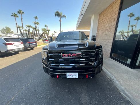 Used 2024 GMC Sierra 2500 AT4 w/ Max Trailering Package AWD/4WD image 2