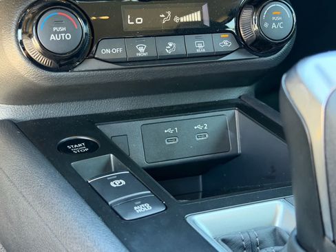 Used 2026 Nissan Kicks SV FWD image 29