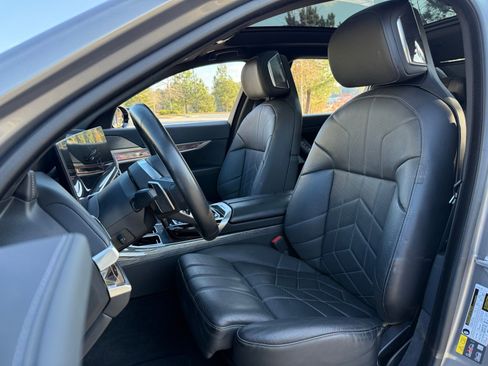 Used 2024 BMW i7 eDrive50 w/ M Sport Package image 38