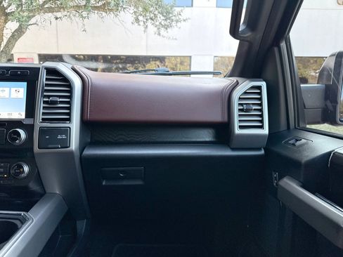 Used 2018 Ford F150 Platinum w/ Equipment Group 701A Luxury image 33