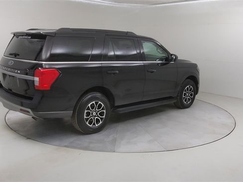 Certified 2024 Ford Expedition XLT image 15