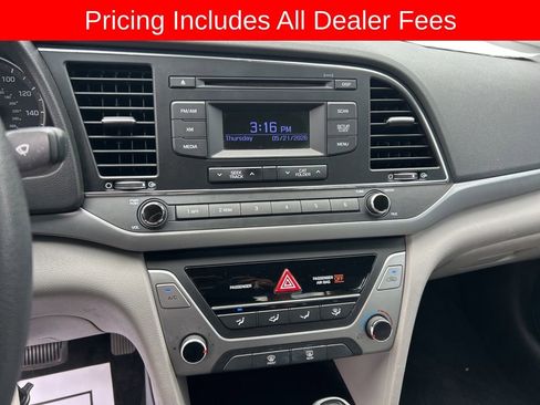 Used 2017 Hyundai Elantra SE FWD image 10