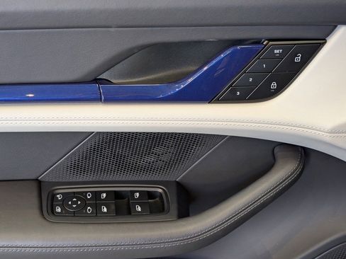 New 2024 Porsche Taycan image 22