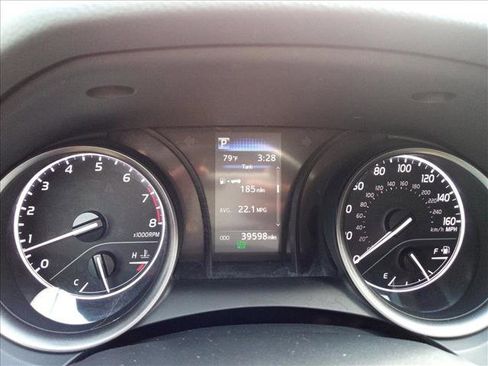 Used 2024 Toyota Camry SE image 19