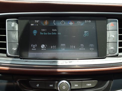 Used 2018 Buick Enclave Avenir w/ Avenir Technology Package FWD image 37