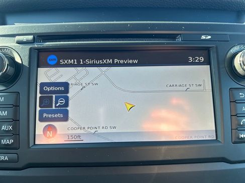 Used 2017 Nissan Titan SV image 27