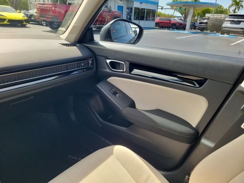 Used 2022 Honda Civic EX image 12