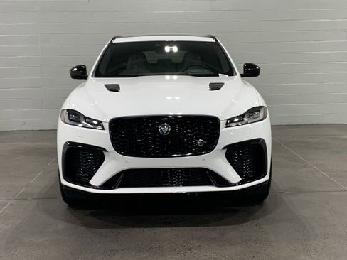 New 2026 Jaguar F-PACE SVR 575 Edition image 9