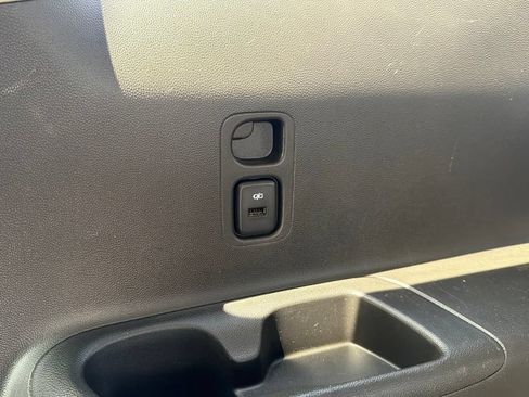 Used 2019 Buick Enclave Essence FWD image 18
