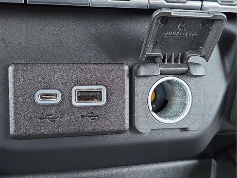 Used 2019 Chevrolet Silverado 1500 RST AWD/4WD image 17