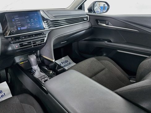 Used 2025 Toyota Camry LE FWD image 21