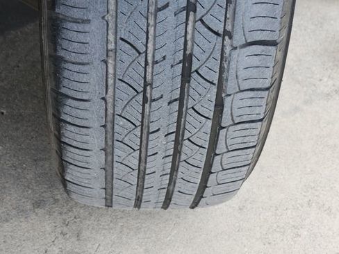 Used 2022 Lincoln Nautilus Reserve image 11