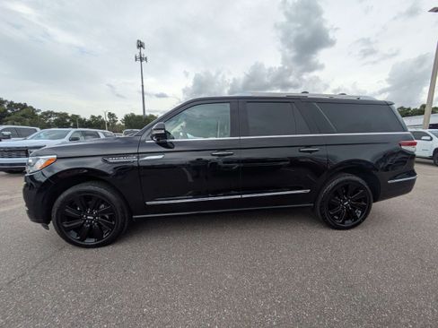 Used 2023 Lincoln Navigator L Reserve AWD/4WD image 6