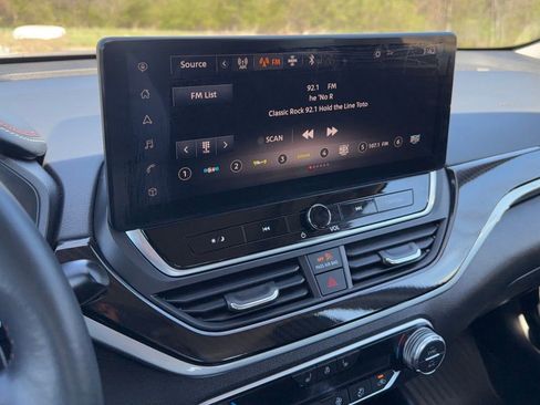 Used 2024 Nissan Altima 2.0 SR image 12