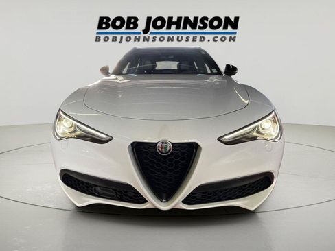 Used 2023 Alfa Romeo Stelvio Veloce AWD/4WD image 2