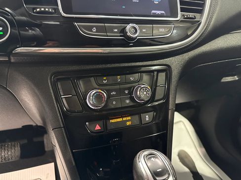 Used 2020 Buick Encore Preferred FWD image 17