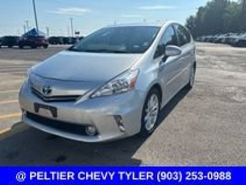Used 2013 Toyota Prius V Five FWD image 3