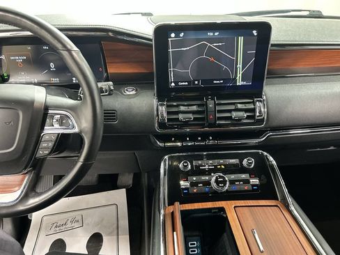 Used 2018 Lincoln Navigator Reserve AWD/4WD image 19