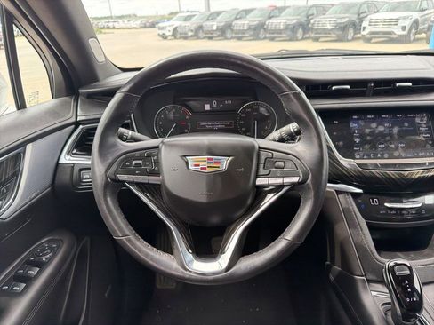 Used 2023 Cadillac XT6 Premium Luxury AWD/4WD image 13