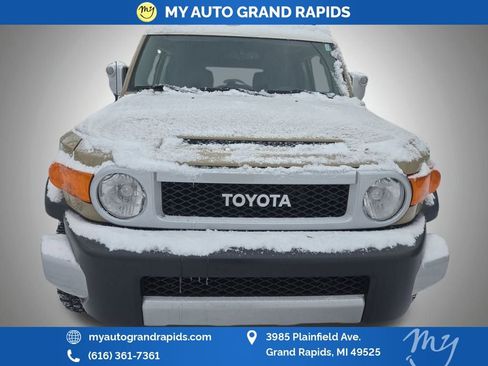 Used 2014 Toyota FJ Cruiser 2WD image 4
