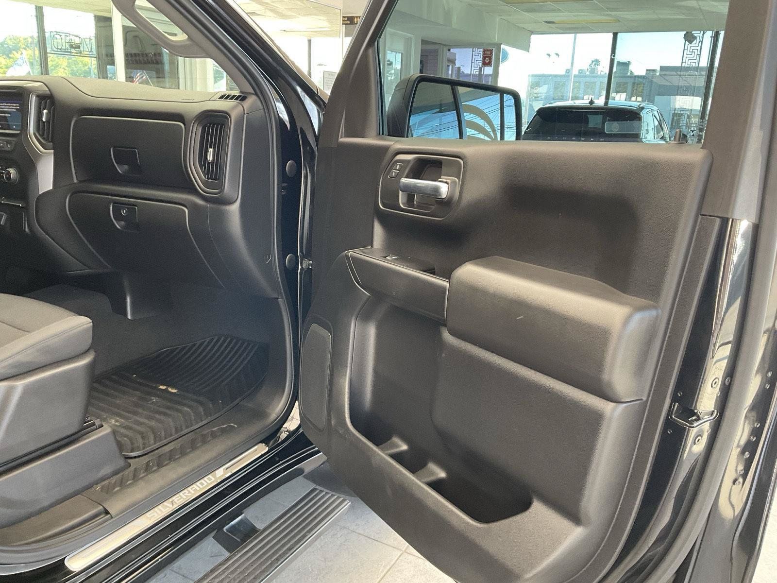 Used 2021 Chevrolet Silverado 1500 Custom AWD/4WD image 18