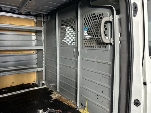 Used 2020 Nissan NV 2500 SV image 28