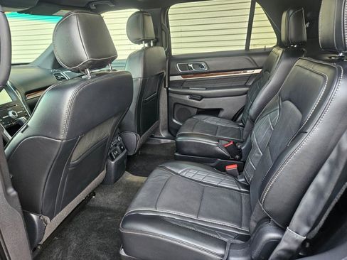 Used 2016 Ford Explorer Platinum image 10