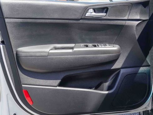 Certified 2022 Kia Sportage LX FWD image 19