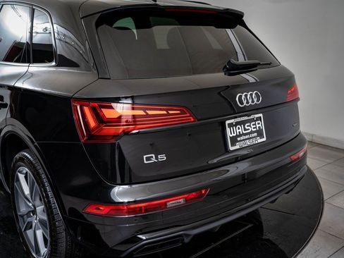 Certified 2025 Audi Q5 2.0T Premium w/ Convenience Plus Package image 12
