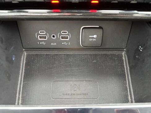 Used 2023 Jeep Grand Cherokee Limited w/ Luxury Tech Group II image 24