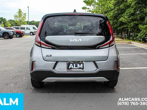 Used 2025 Kia Soul LX w/ LX Technology Package FWD image 10