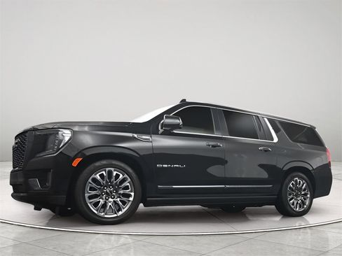 Used 2023 GMC Yukon XL Denali Ultimate image 22