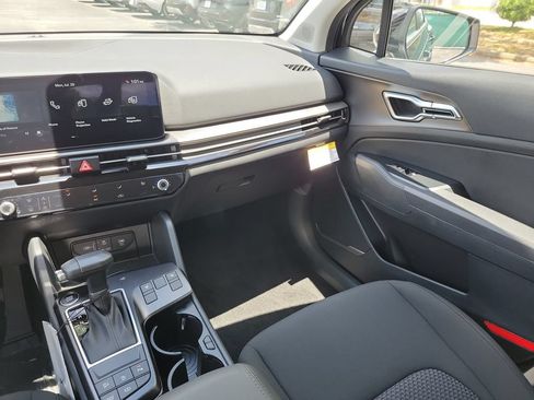 New 2026 Kia Sportage LX w/ LX Convenience Package FWD image 28
