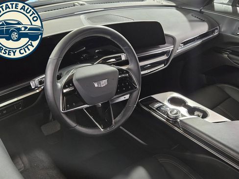 Used 2024 Cadillac Lyriq Tech AWD/4WD image 11