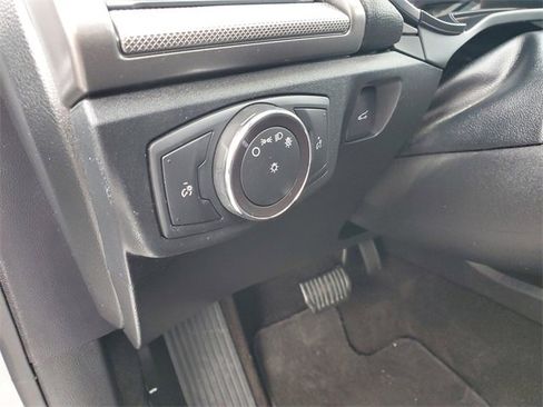 Used 2020 Ford Fusion SE image 18