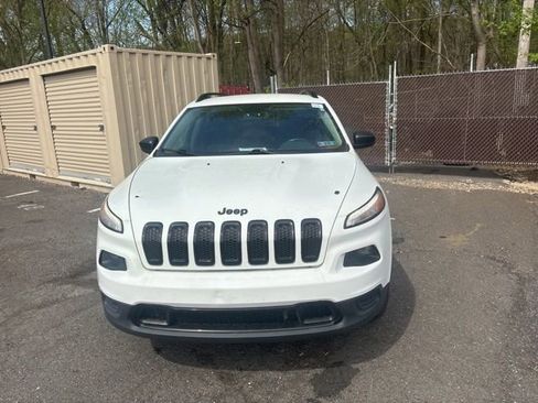 Used 2016 Jeep Cherokee Sport w/ Cold Weather Group image 2