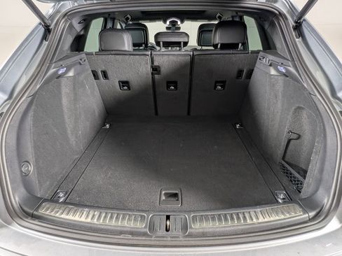 Certified 2025 Porsche Macan 2.0T image 17