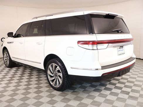 Used 2023 Lincoln Navigator L Reserve AWD/4WD image 24