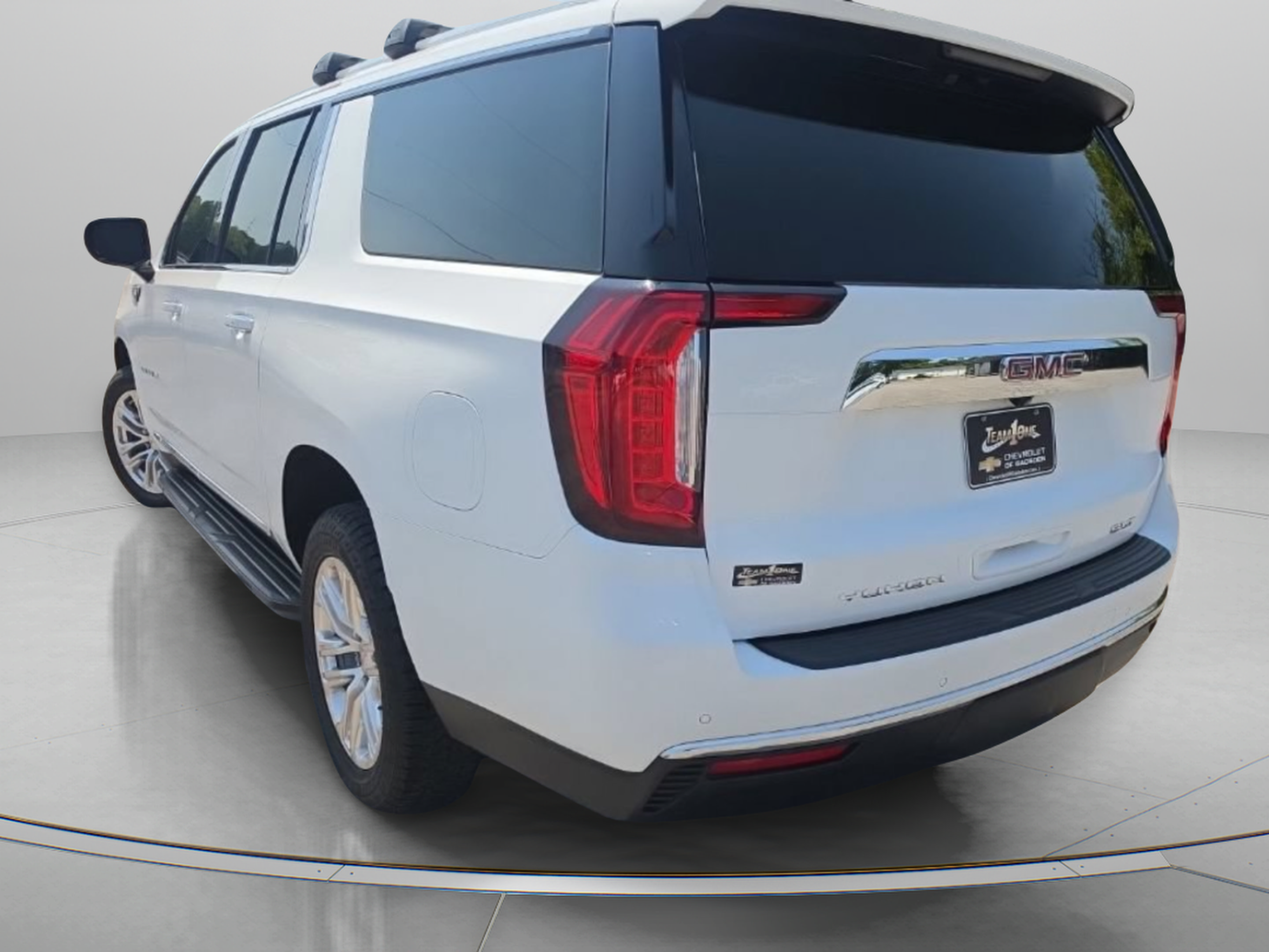 Used 2021 GMC Yukon XL SLT AWD/4WD image 6