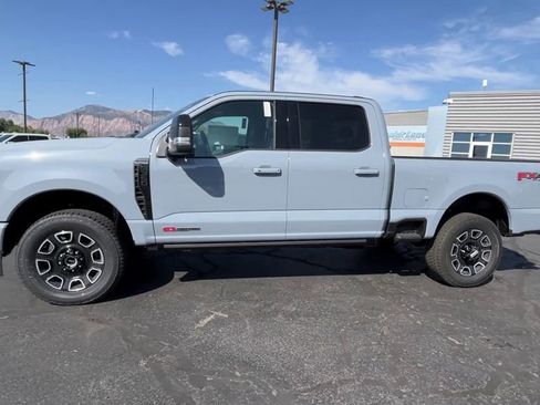 Used 2025 Ford F350 Platinum image 4