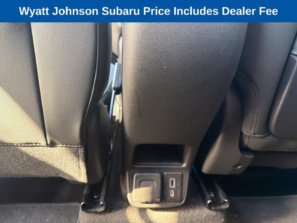 Used 2022 Buick Encore GX Essence w/ Experience Buick Package FWD image 37