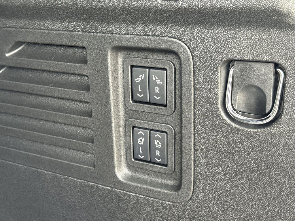 New 2027 GMC Acadia Denali Ultimate w/ LPO, Floor Liner Package FWD image 4