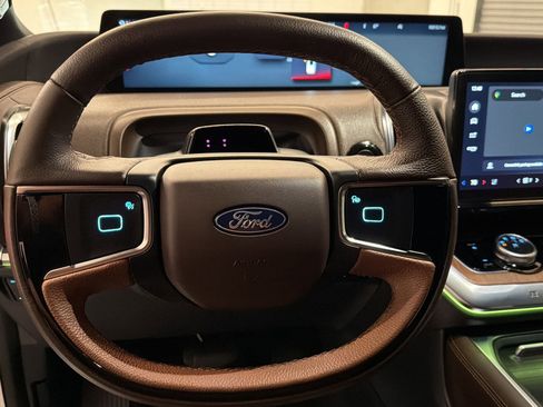 Used 2025 Ford Expedition King Ranch AWD/4WD image 16