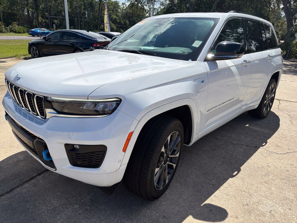 Used 2024 Jeep Grand Cherokee Overland w/ Trailer Tow Package AWD/4WD image 1