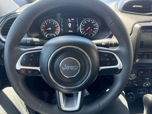 Certified 2023 Jeep Renegade Latitude AWD/4WD image 12