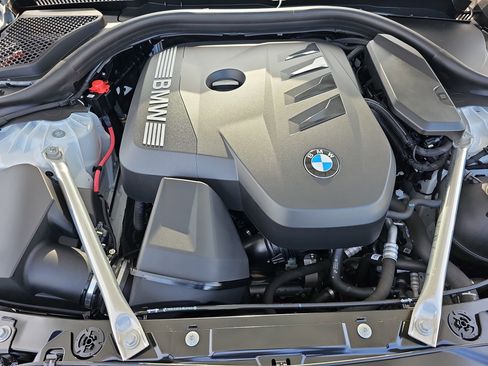 Used 2025 BMW 530i w/ Premium Package image 31