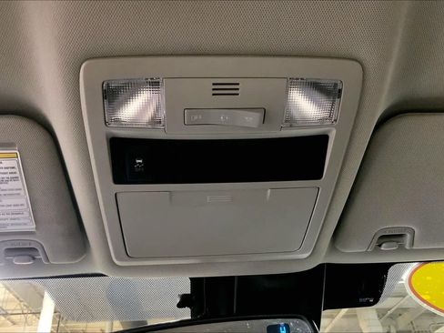 Used 2018 Toyota Tacoma SR5 AWD/4WD image 34