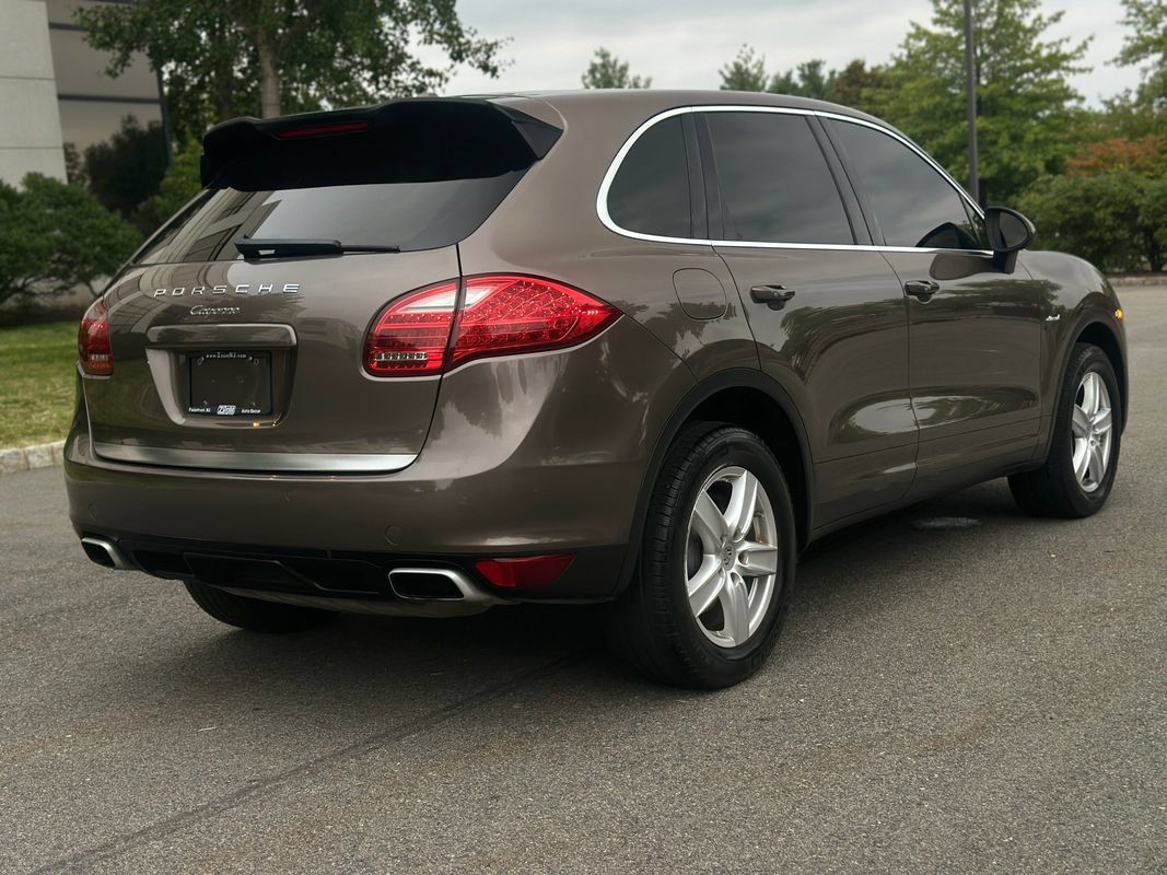 Used 2014 Porsche Cayenne Diesel AWD/4WD image 7