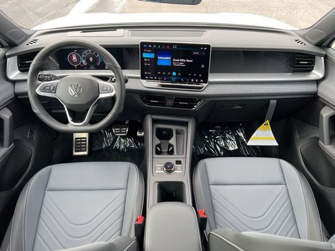 New 2026 Volkswagen Tiguan SE R-Line image 25