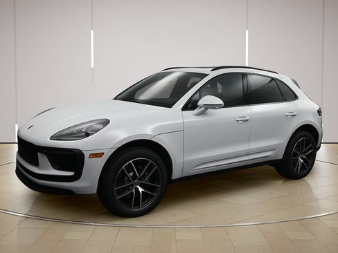 Certified 2026 Porsche Macan AWD/4WD image 1